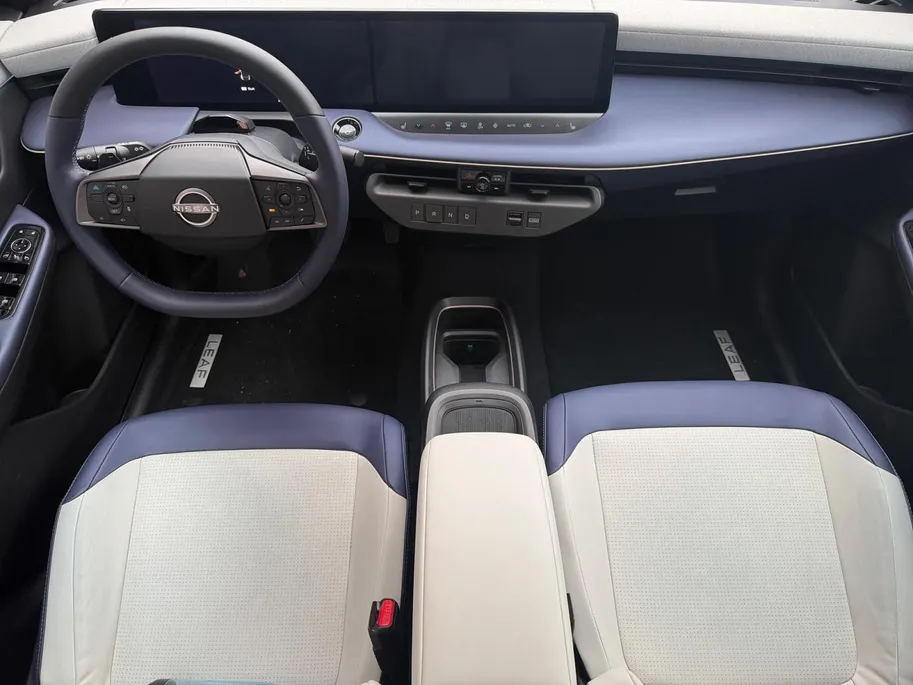 Nissan Leaf Evolve 52 kWh 177PK AUTOMAAT | €2000,- INRUILPREMIE | NU TE BESTELLEN | 445KM RIJBEREIK WLTP | HEAD-UP DISPLAY  | BOSE AUDIO | LEDEREN BEKLEDING | ELECTRISCHE ACHTERKLEP |