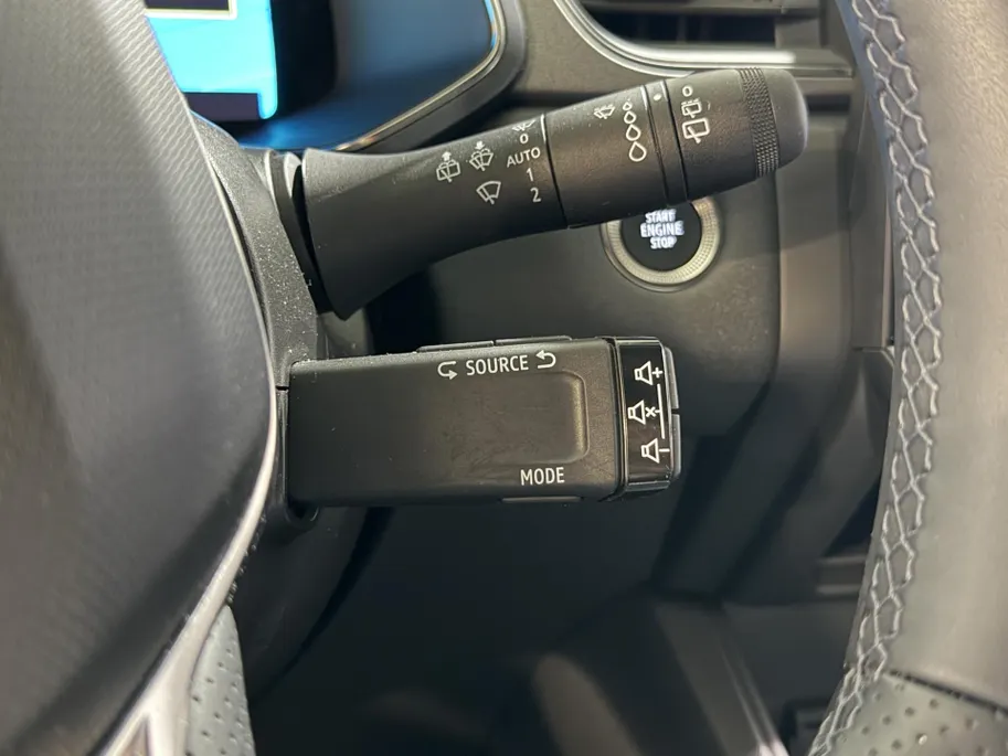 Renault Captur 160PK E-Tech Full Hybrid Techno Automaat | Camera | Parkeersensoren | Adaptive Cruise Control | Climate Control | Apple CarPlay/Android Auto | Full LED | Licht & Regen Sensor | Lichtmetalen Velgen |