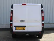 Renault Trafic 2.0 dCi 120PK L2H1 Comfort | Navi | Airco | Trekhaak | Cruise | Parkeersensoren | Volledig betimmerd |