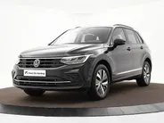 Volkswagen Tiguan 1.4 TSI eHybrid 245pk DSG Life Business · Camera · Inklap. Trekhaak · Stuur- & Stoelverwarming · Parkeerassistent · Apple/Android Car Play ·