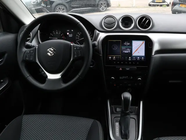 Suzuki Vitara 1.4 BoosterJet Hybrid Select Automaat All Seasons | Carplay | Adaptive Cruise
