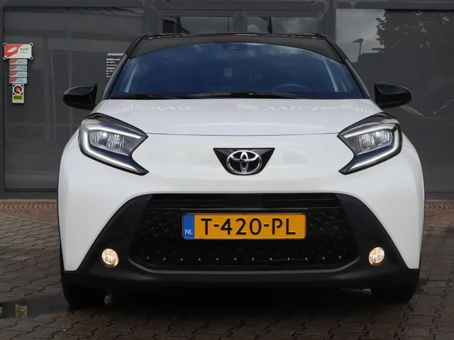 Toyota Aygo X 1.0 VVT-i S-CVT Pulse Automaat Bi-Tone | AllSeasons | Climate co