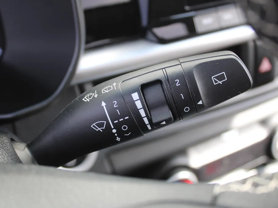 Kia Picanto 1.0 DPI GT-Line | Schuid-/kanteldak | Stuur-/stoelverwarming | Navi | Clima | Cruise | Camera | Leer | 16' LM | LED | Keyless |