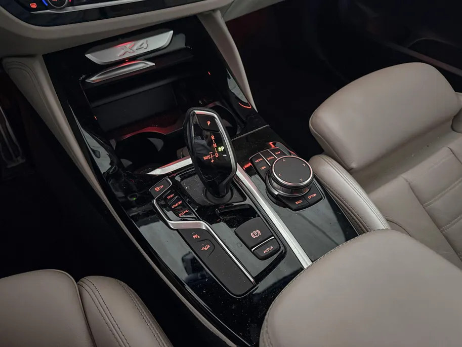 BMW X4 xDrive20i High Executive M-Sport