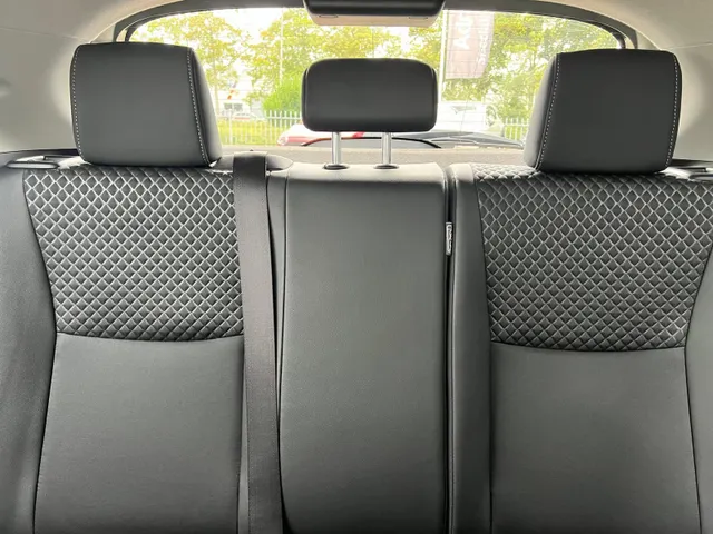 Mazda 2 Hybrid 1.5 Select AUTOMAAT | TREKHAAK | FULL HYBRID | A.CAMERA | HEAD-UP DISPLAY | STOEL- en STUURVERWARMING | APPLE CARPLY/ANDROID AUTO |