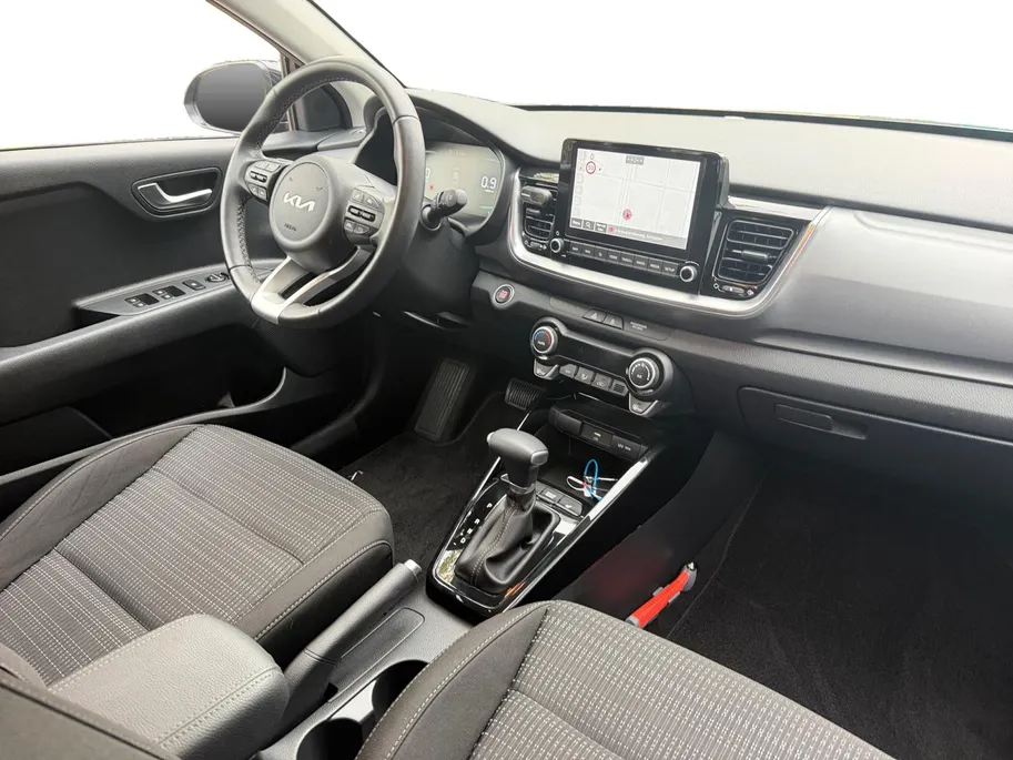Kia Stonic 1.0 T-GDi MHEV DynamicPlusLine Dealer onderhouden | Automaat | Stuur + stoelverwarming | Climate control | Privacy glass |