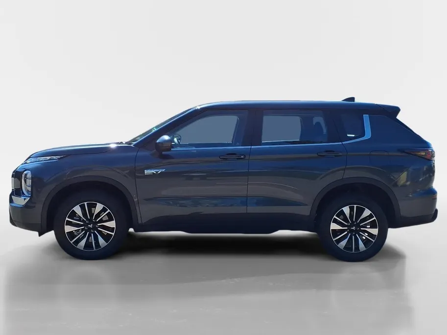 Mitsubishi Outlander 2.4 PHEV Pure | Showroomvoorraad model met 5.000 euro korting bij levering voor 30-6-2026  |Navigatie | Airco/ECC | L.M.Velgen | 8 jaar garantie.m25