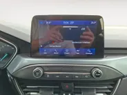 Ford Focus Wagon 1.5 EcoBoost Active Business 150PK Automaat | 1500kg Trekgewicht | Trekhaak | Climate Control | Navigatie | Parkeersensoren | Cruise Control | Keyless Entry