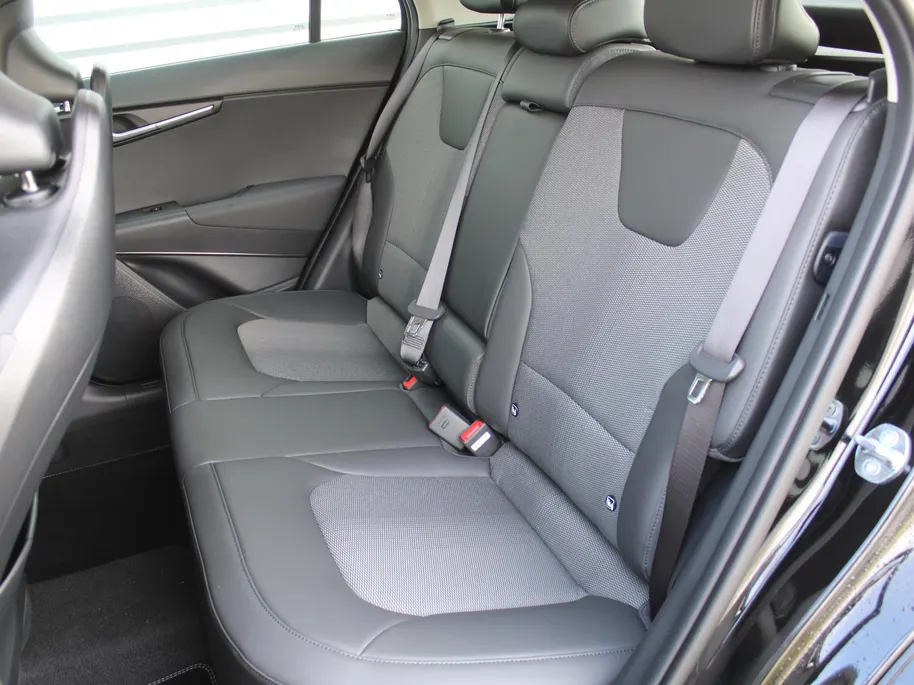 Kia Niro 1.6 GDi Hybrid DynamicLine | Camera | Cruise adapt. | Clima | 16' LM | Navi | Keyless | Apple Carplay/Android Auto |