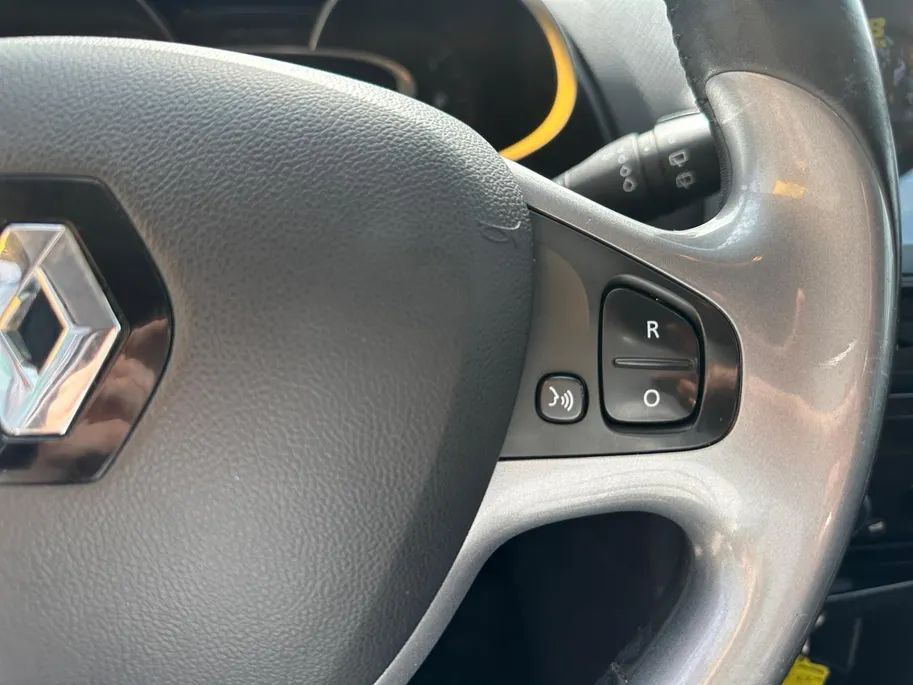 Renault Clio Estate 0.9 TCe Night&Day | Parkeersensoren | Apple Carplay | Camera | Cruise Control | Airco | LMV | Onderhoudshistorie | 12 Maanden BOVAG Garantie