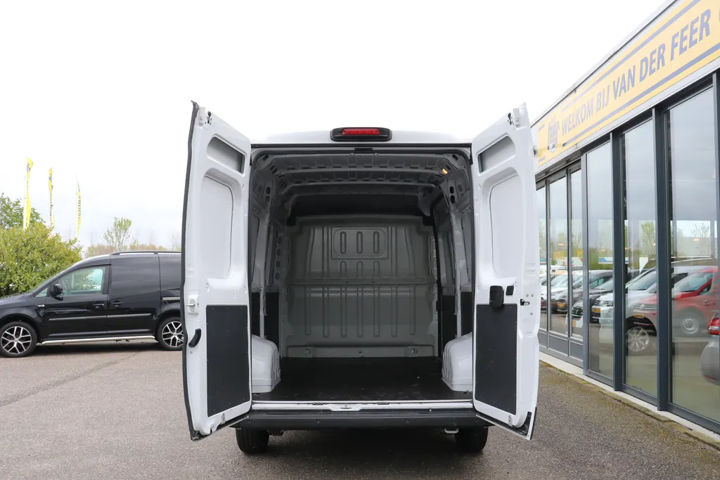 Peugeot Boxer 335 2.2 BlueHDi 140 L2H2 Pro EX.BTW