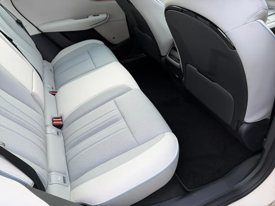 Voyah Courage Business Edition 80 kWh | Direct Leverbaar | Full Option | 360 Camera |